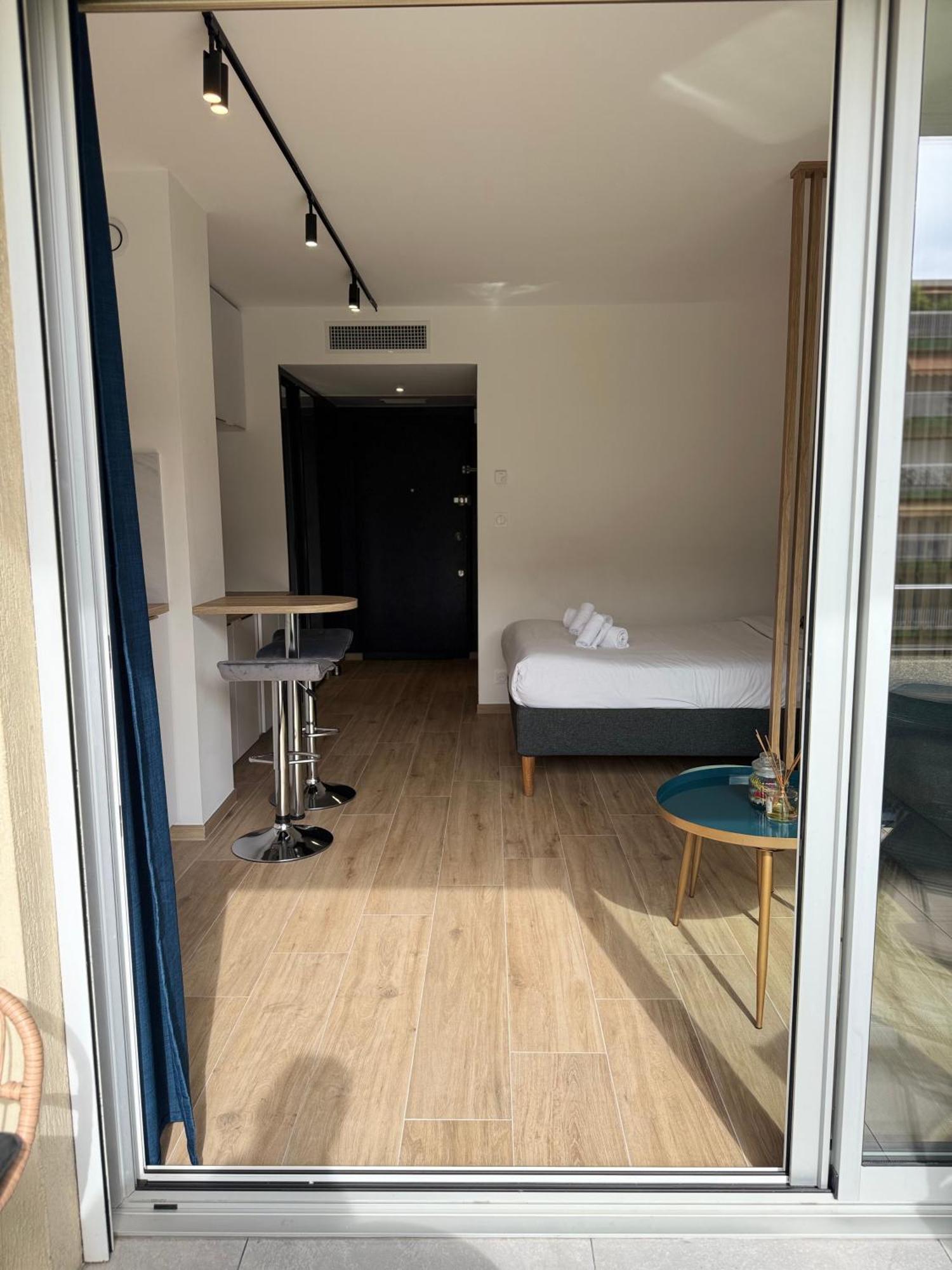 Cosy Appartement, Centre-Ville Cannes, Terrasse, Clim Bagian luar foto