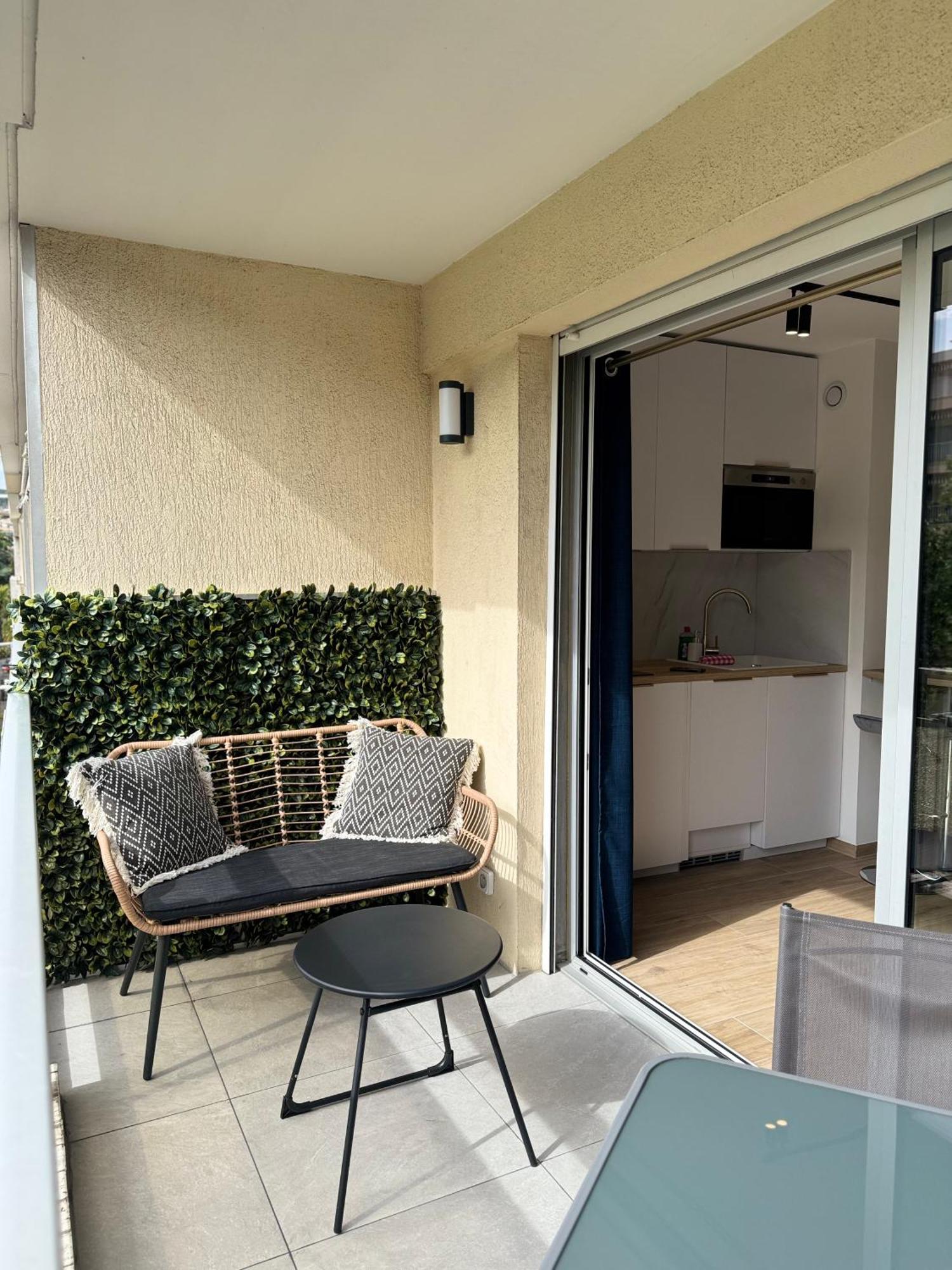 Cosy Appartement, Centre-Ville Cannes, Terrasse, Clim Bagian luar foto