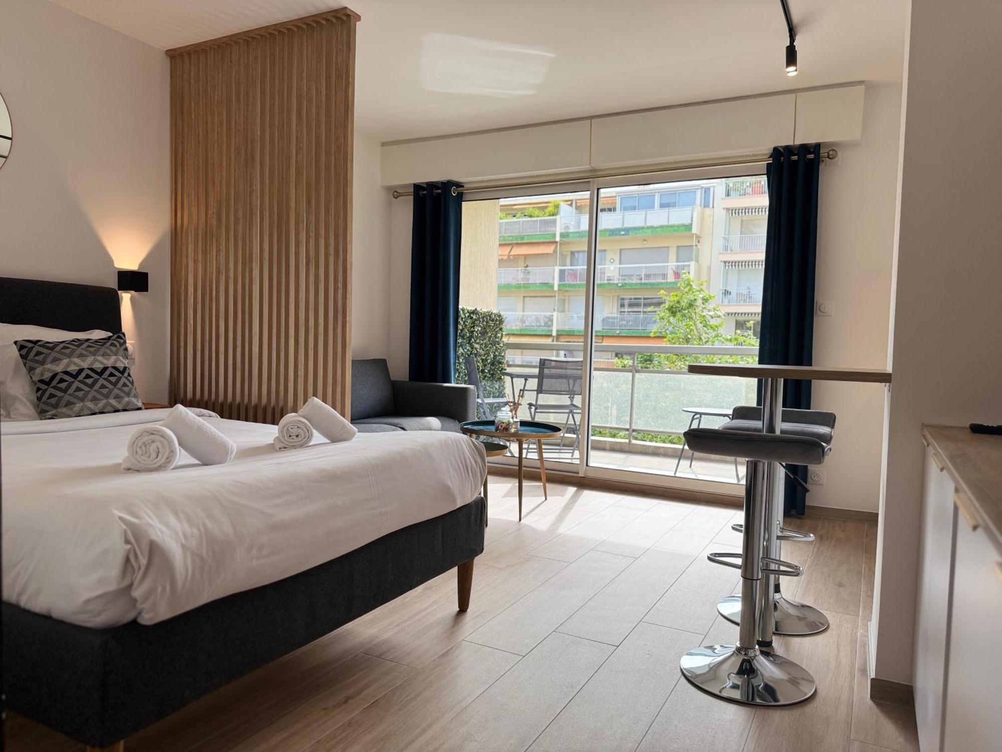 Cosy Appartement, Centre-Ville Cannes, Terrasse, Clim Bagian luar foto